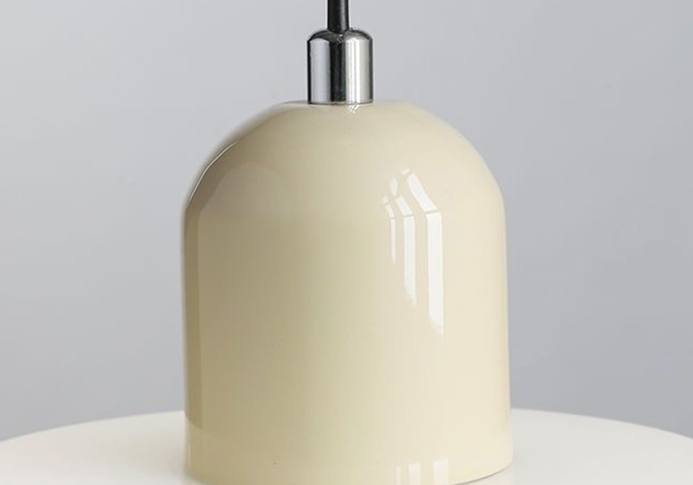 Lampbehuizing van glas en metaal.