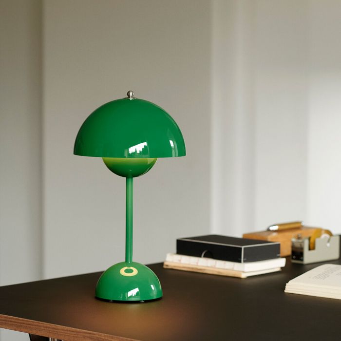 Přenosná stolní lampa do květináče VP9