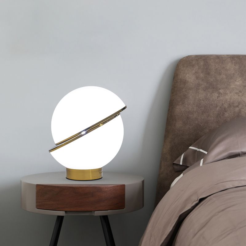 mini lámpara de mesa en forma de media luna