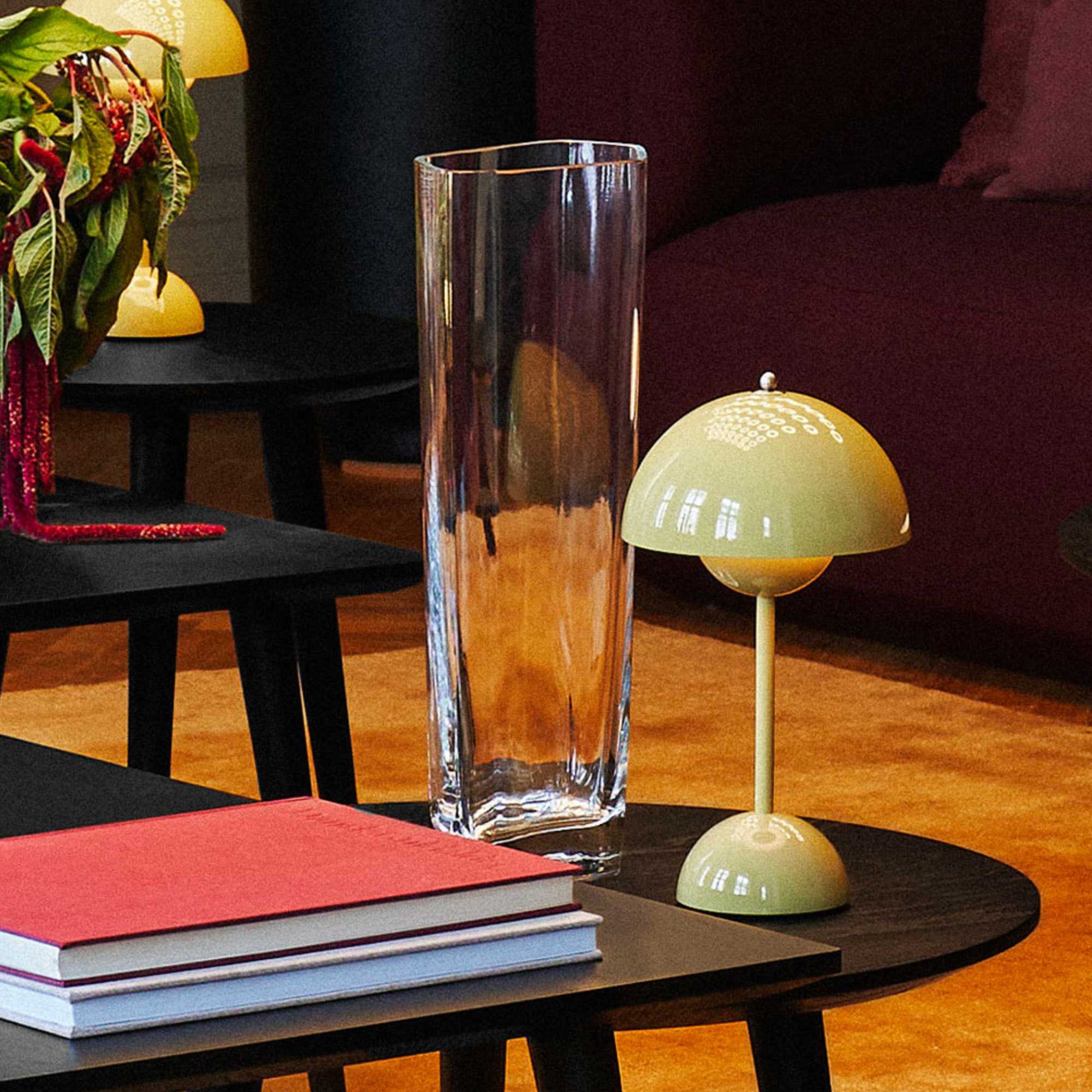 stolní lampa s květináčem Panton