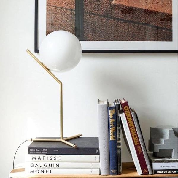 Serie di lampade da tavolo IC Lights