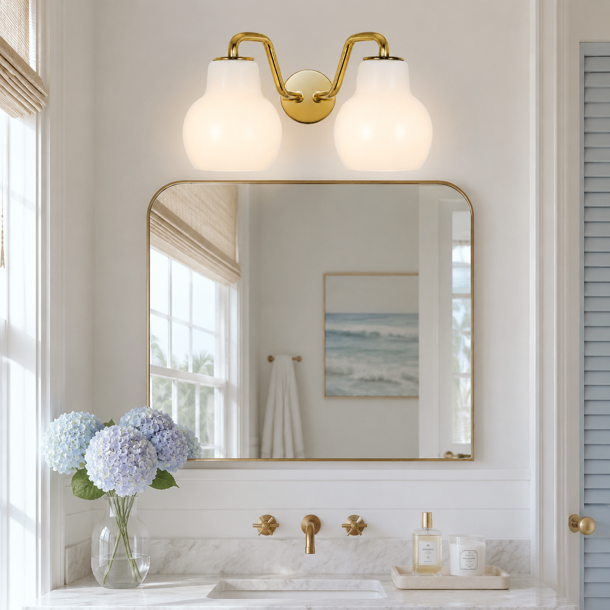 Aryahi Nordic Curved Brass Glass Wall Sconce