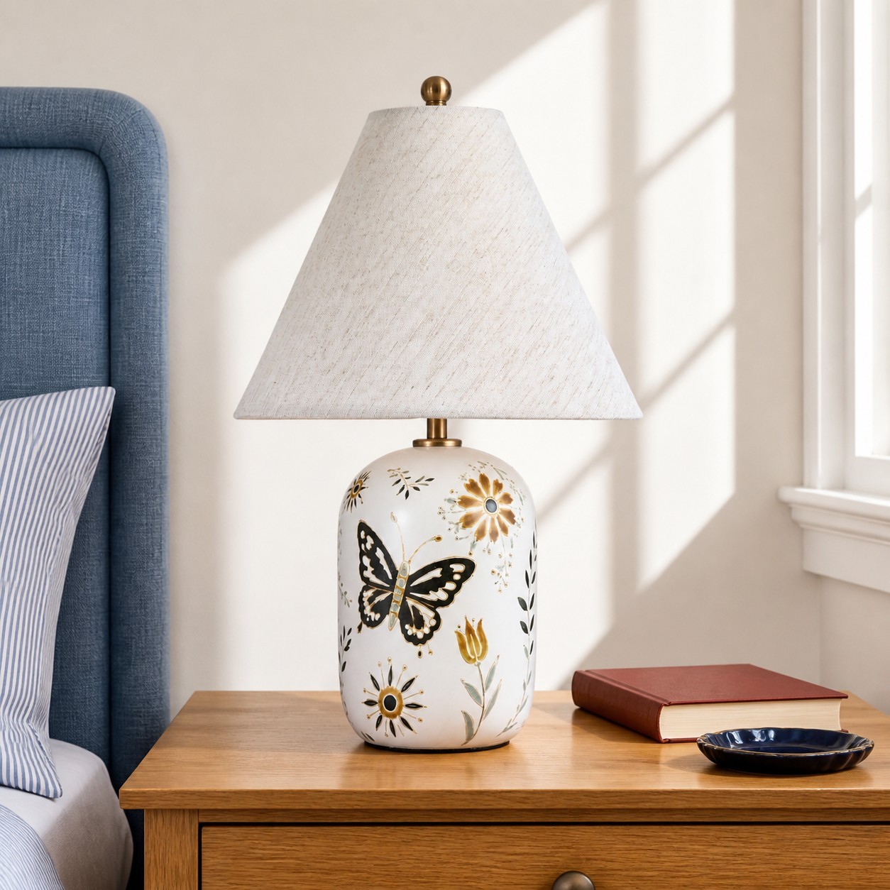 Thalira Vintage Ceramic Linen Table Lamp