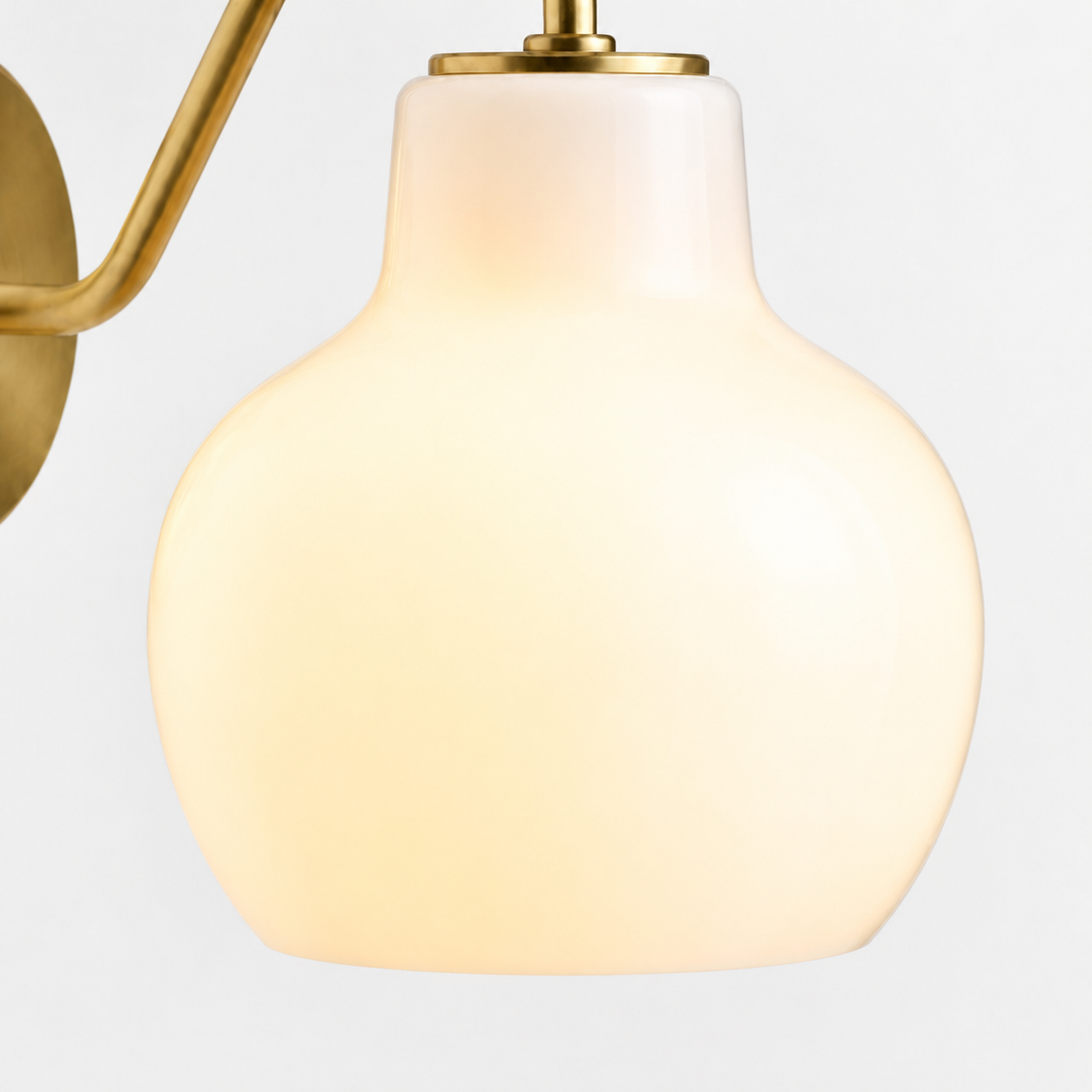 Aryahi Nordic Curved Brass Glass Wall Sconce