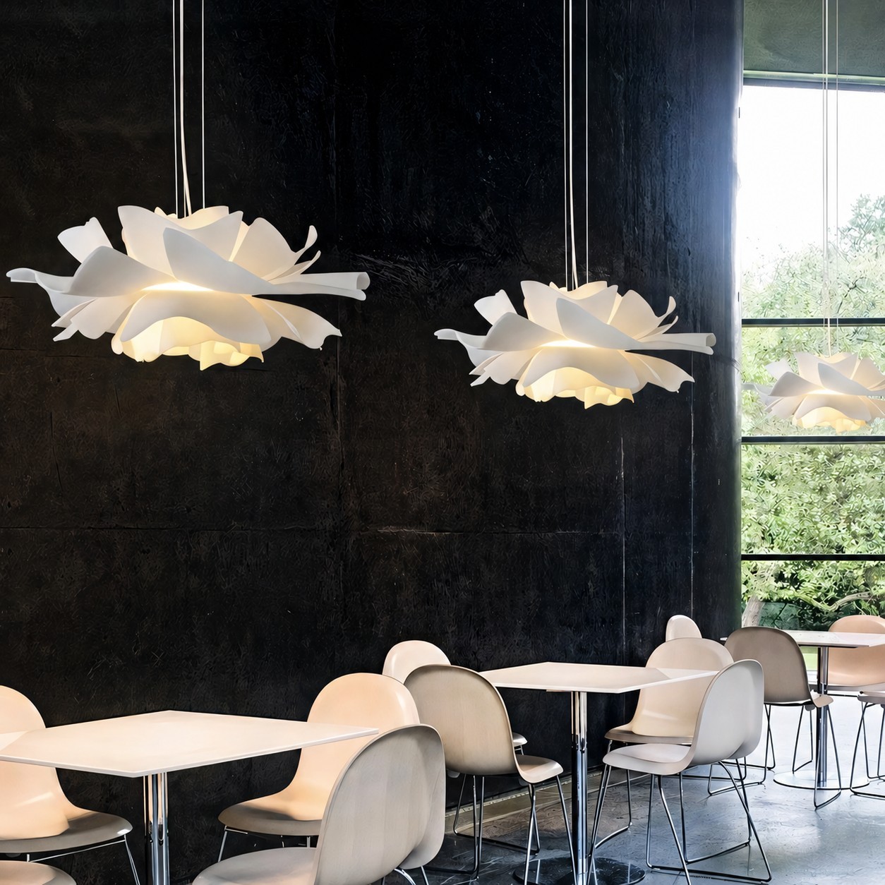 Lyronis White Flower Acrylic Pendant Light