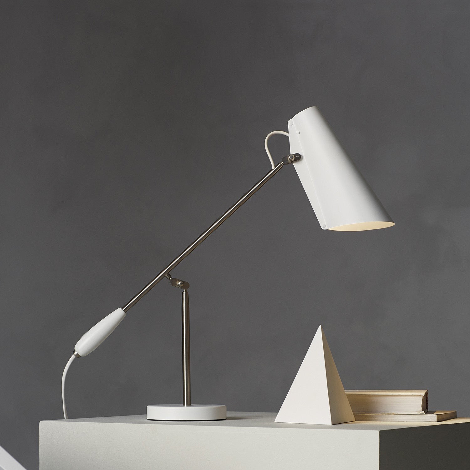 Aanya Minimalist Birdy table lamp