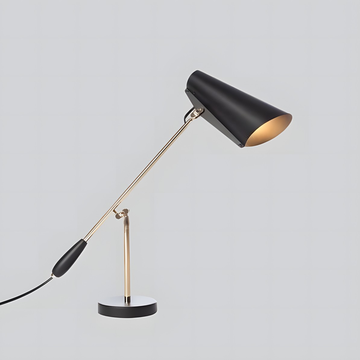 Aanya Minimalist Birdy table lamp