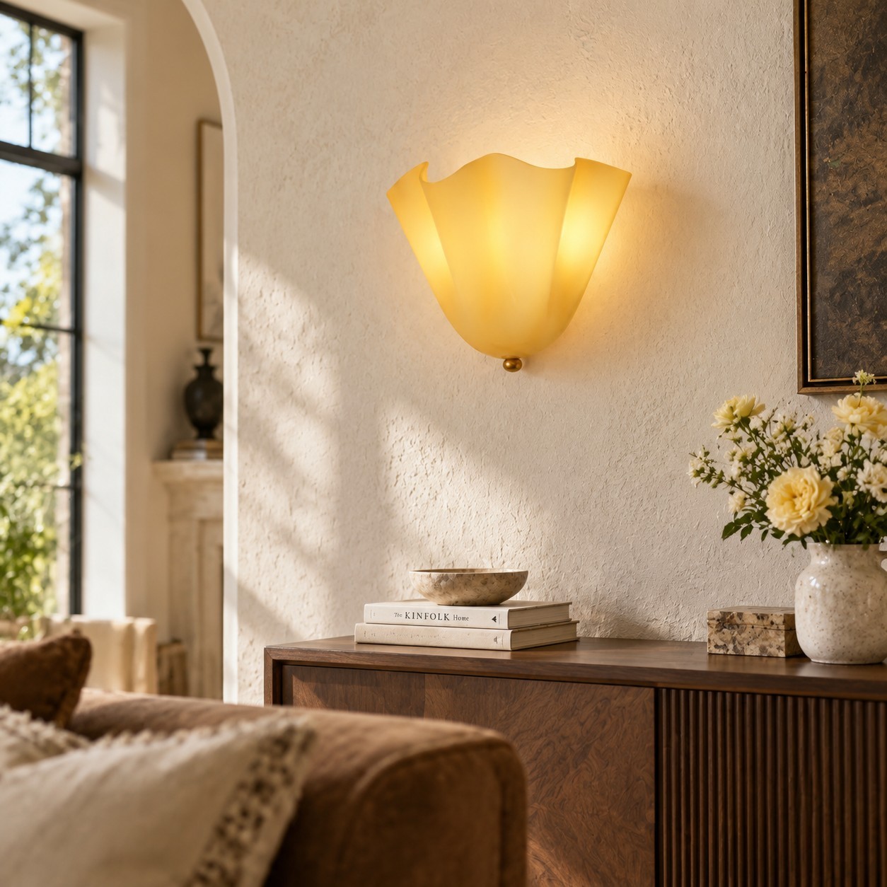 Kyrintha Mid-Century Skirt Shell Glass Fazzo Petalia Wall Sconce