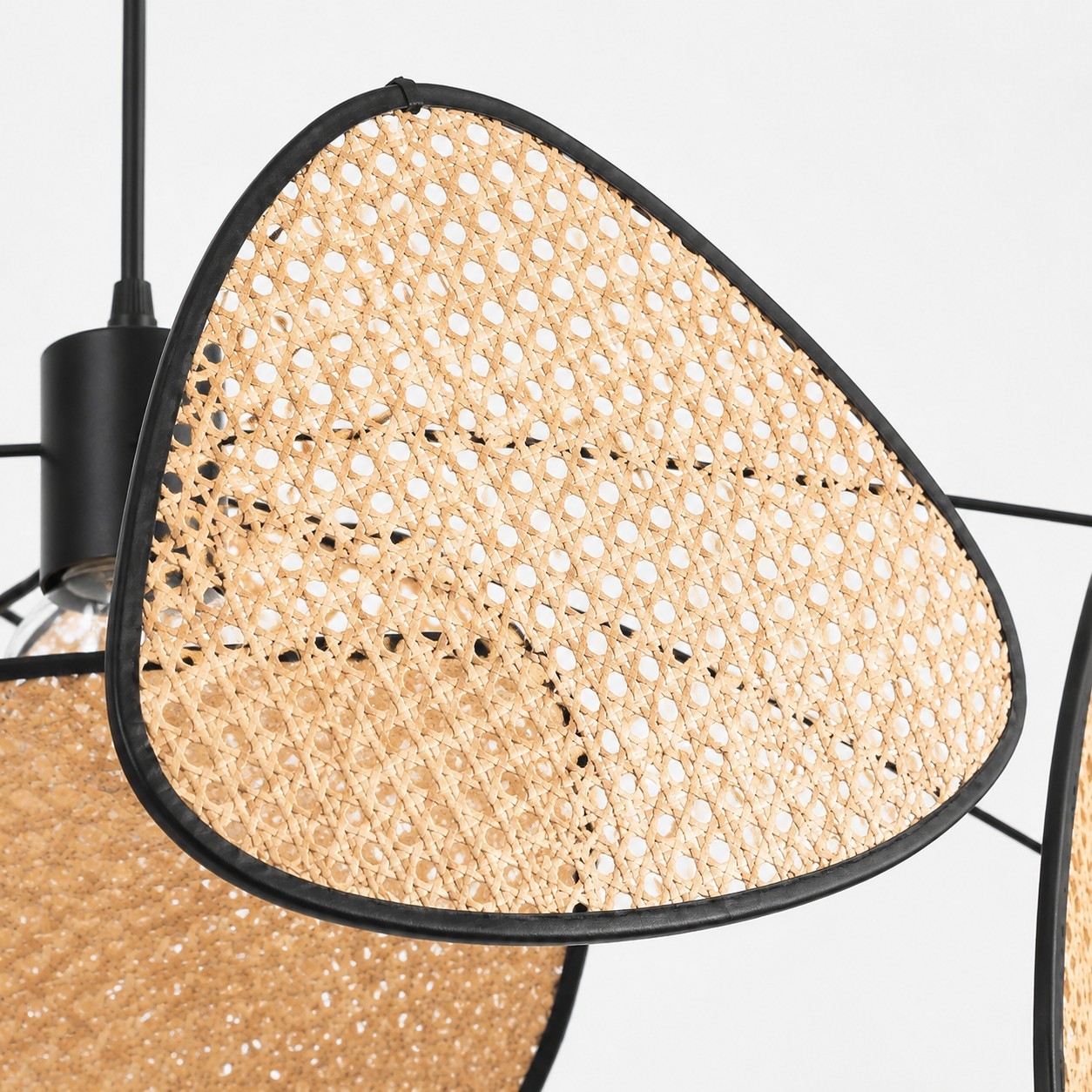 Ozma Quinn Suspension Screen Cannage