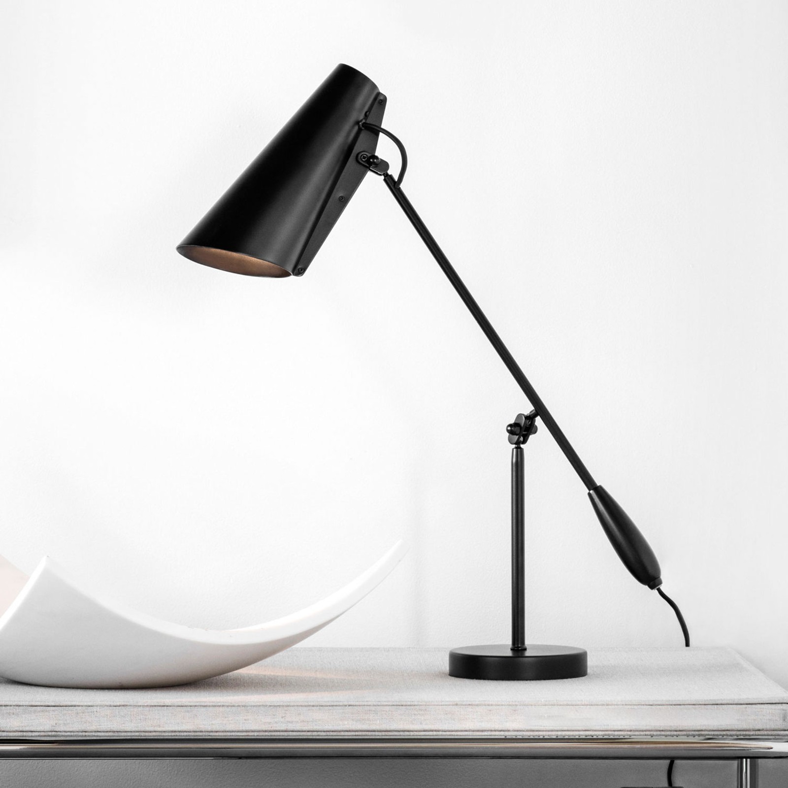Aanya Minimalist Birdy table lamp