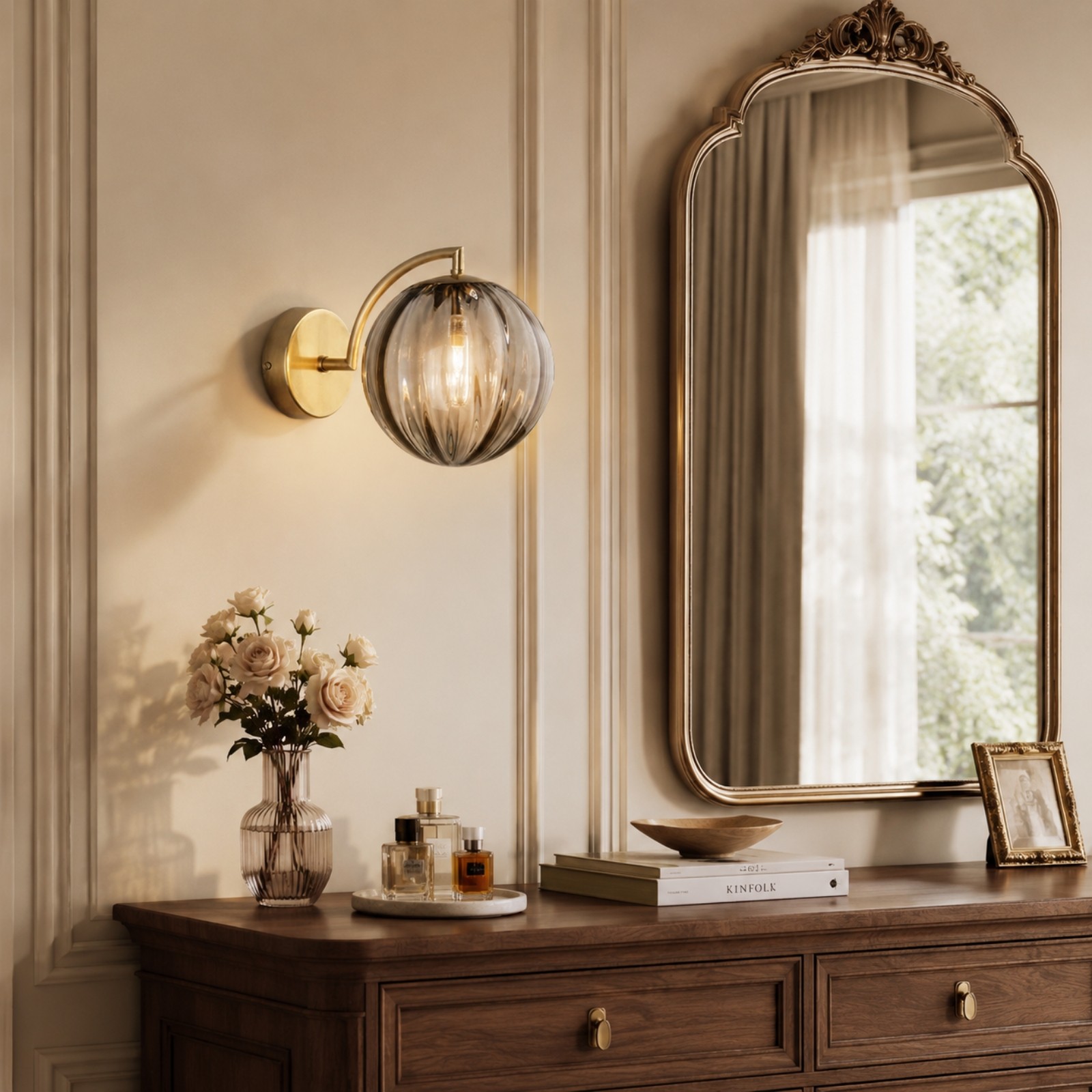 Soluna Modern Ball Glass Wall Sconce