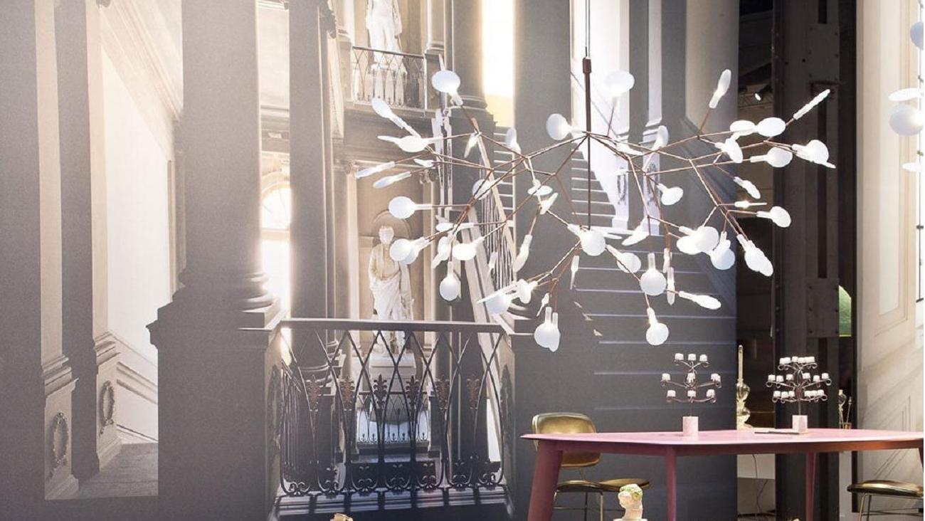 Szczegółowa scena żyrandola Heracleum