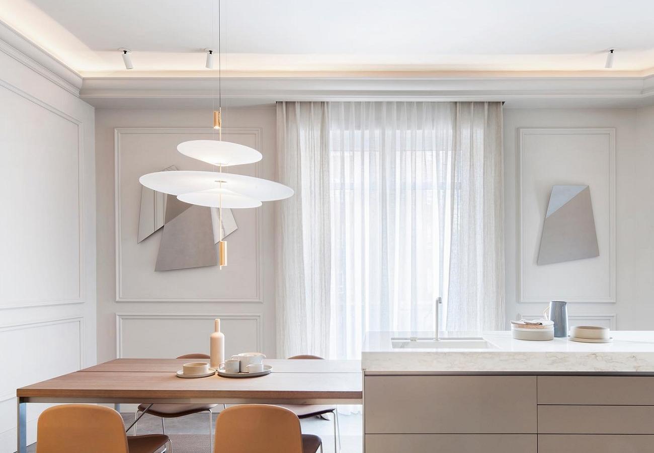 Flamingo chandelier in a modern dining room