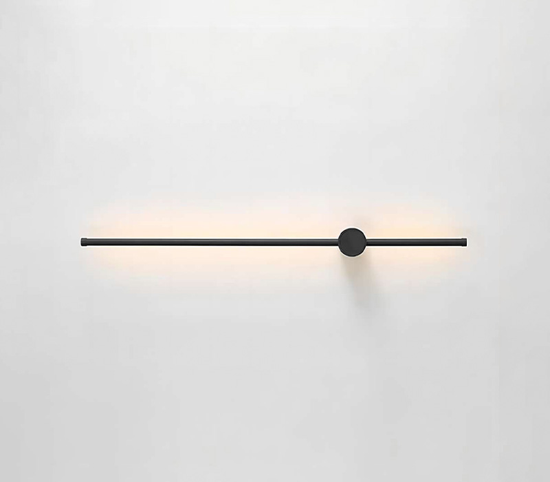 Linear wall light on