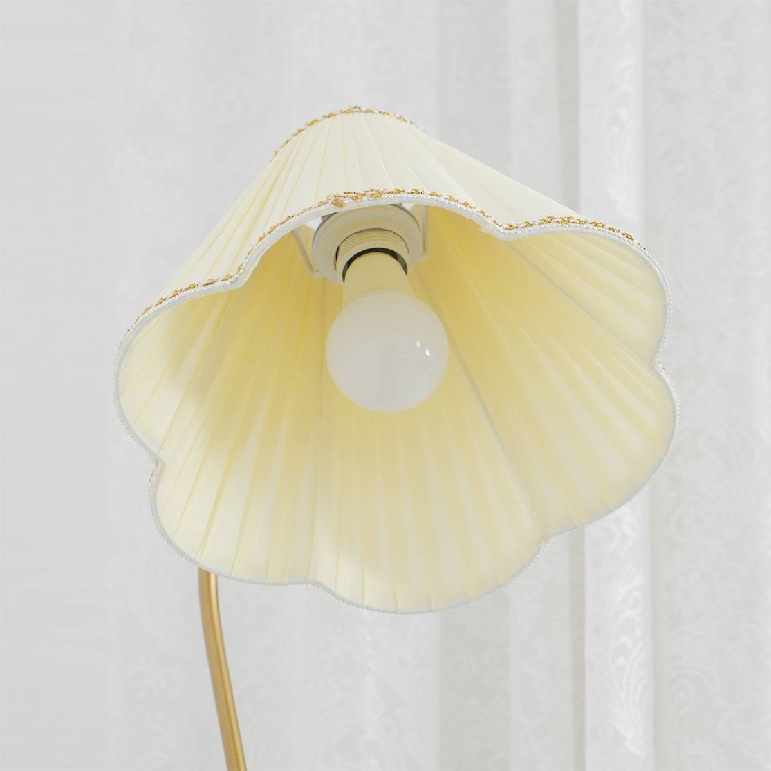 Flower shape lampshade