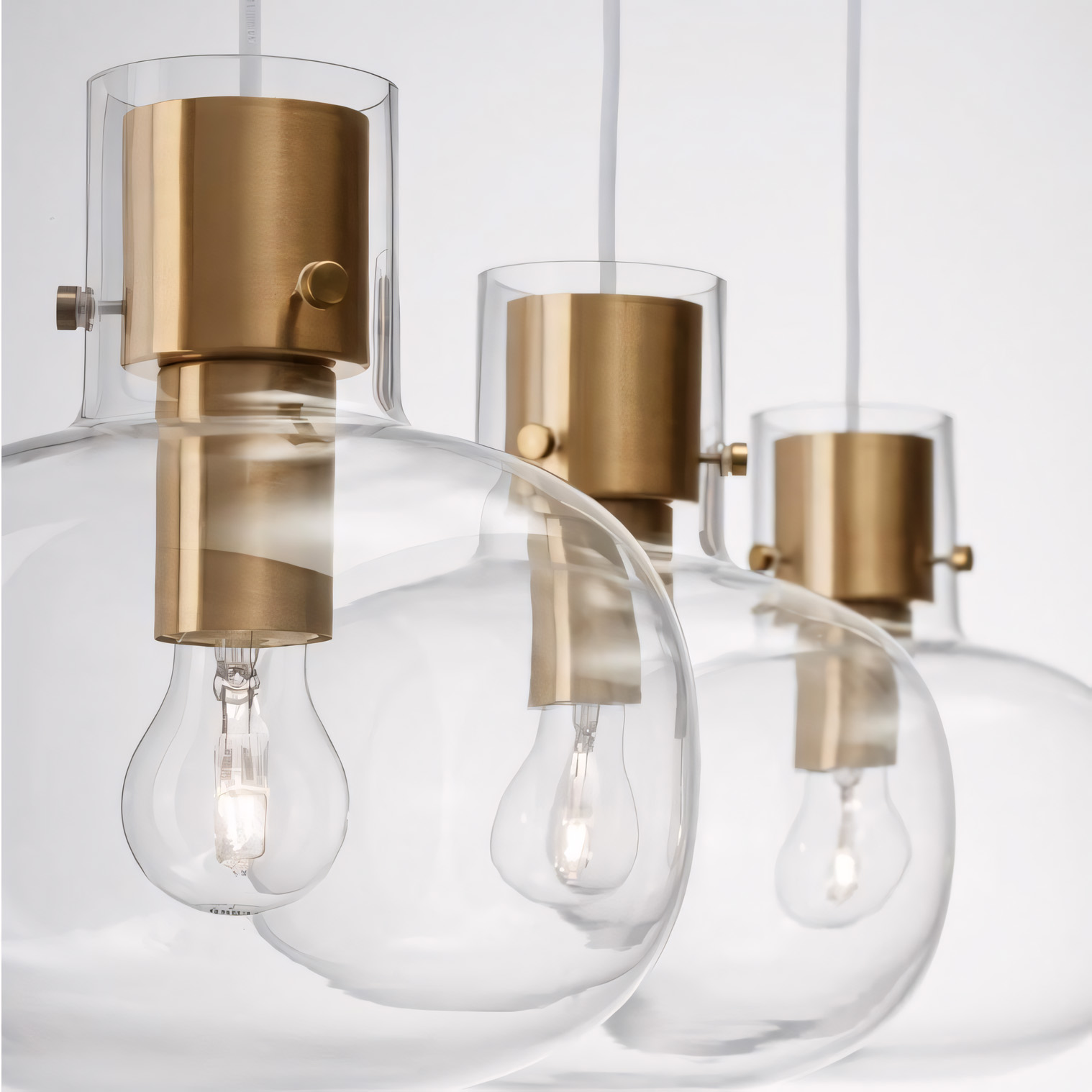 Highly transparent glass lampshade