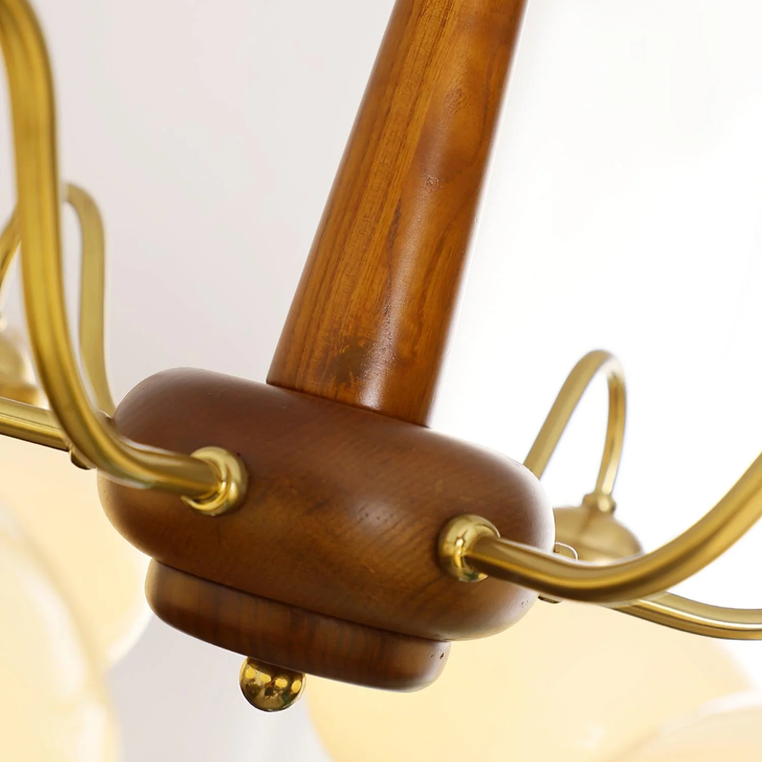 High-quality wooden lamp body