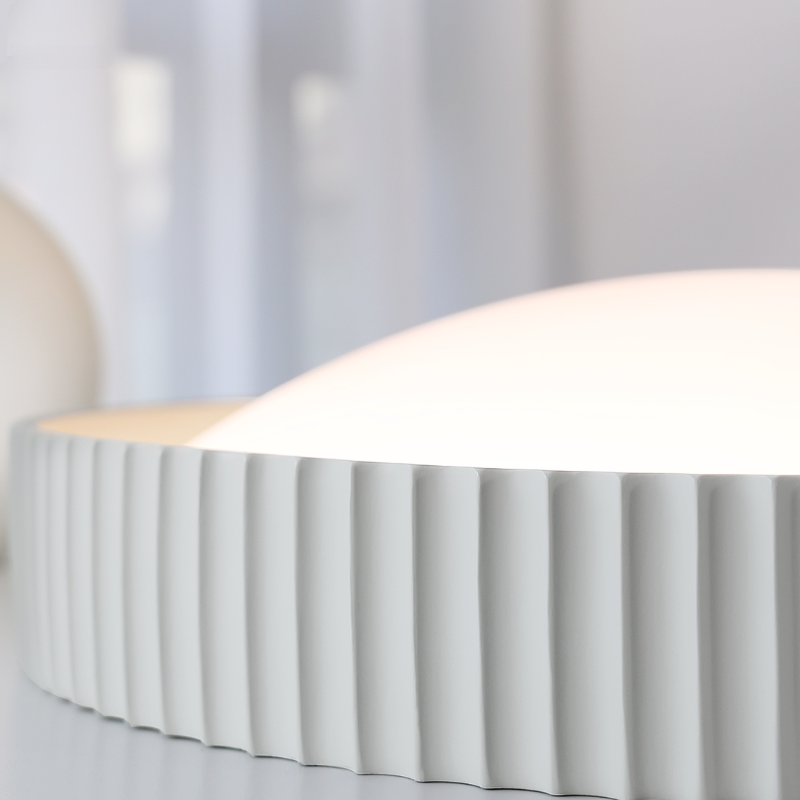 Vertical striped concrete lamp body