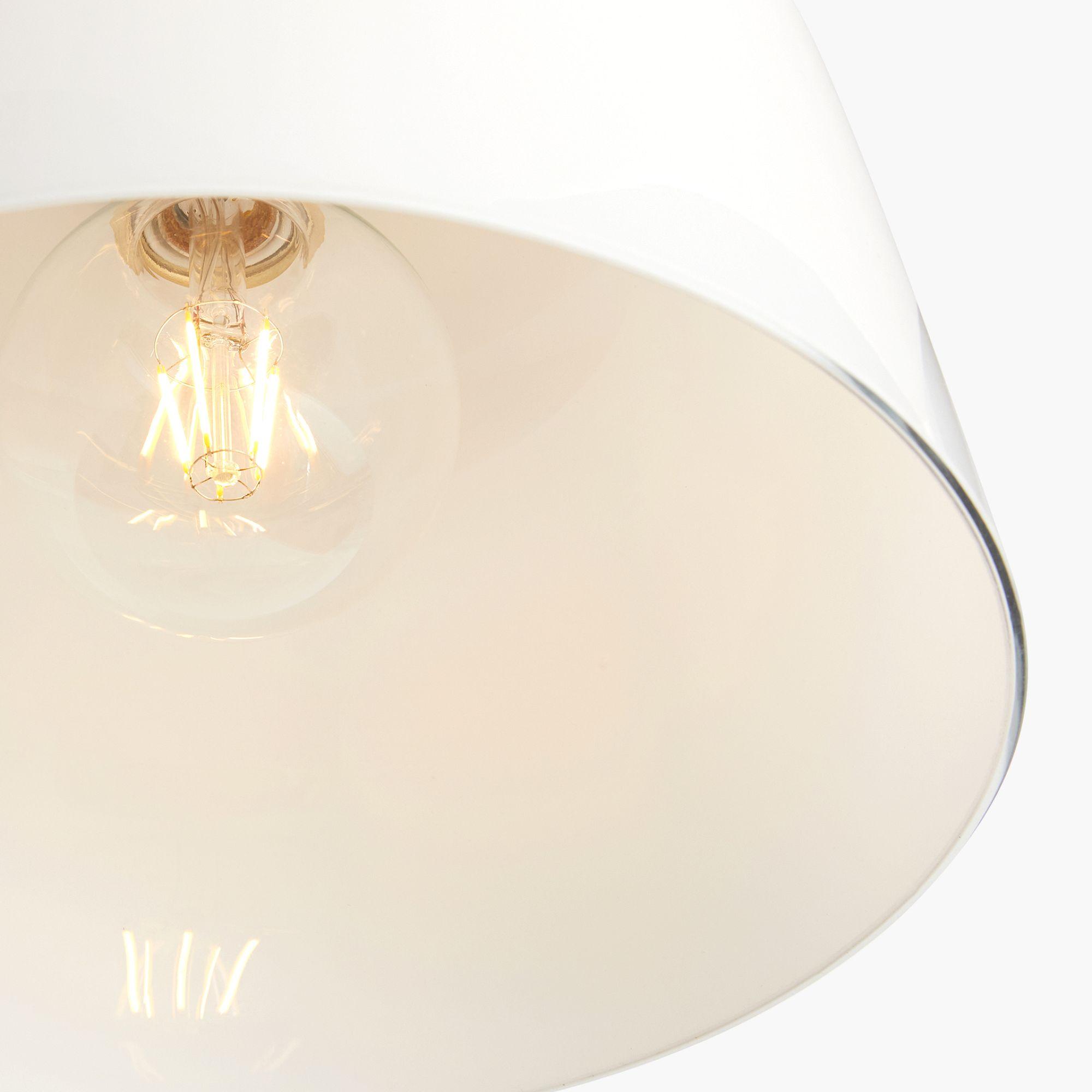 High light transmittance glass lampshade