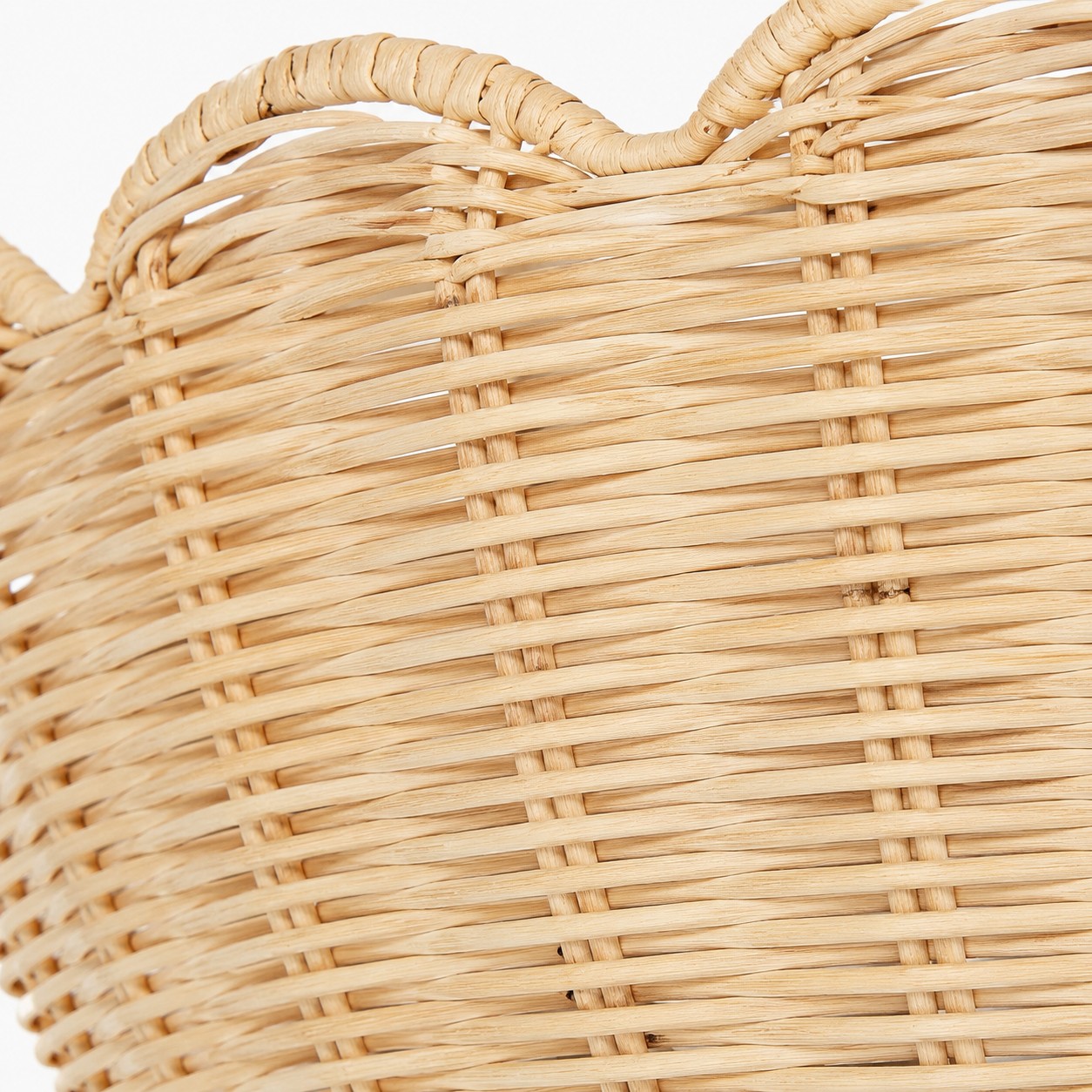 Flower shape rattan lampshade