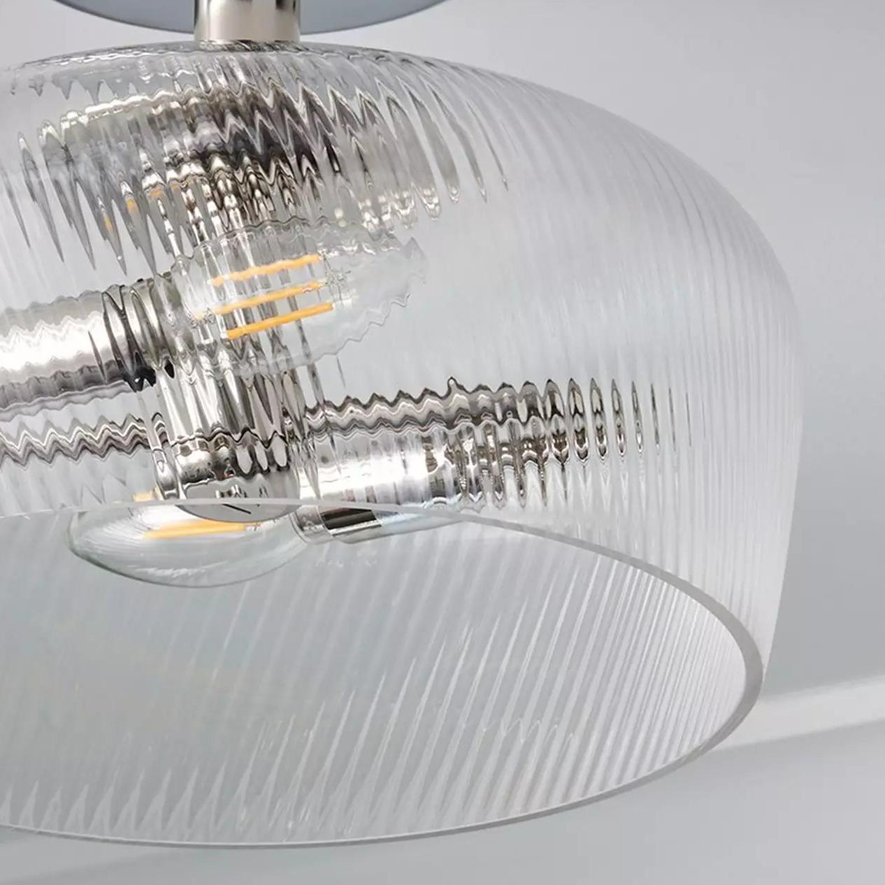 High light transmittance glass lampshade