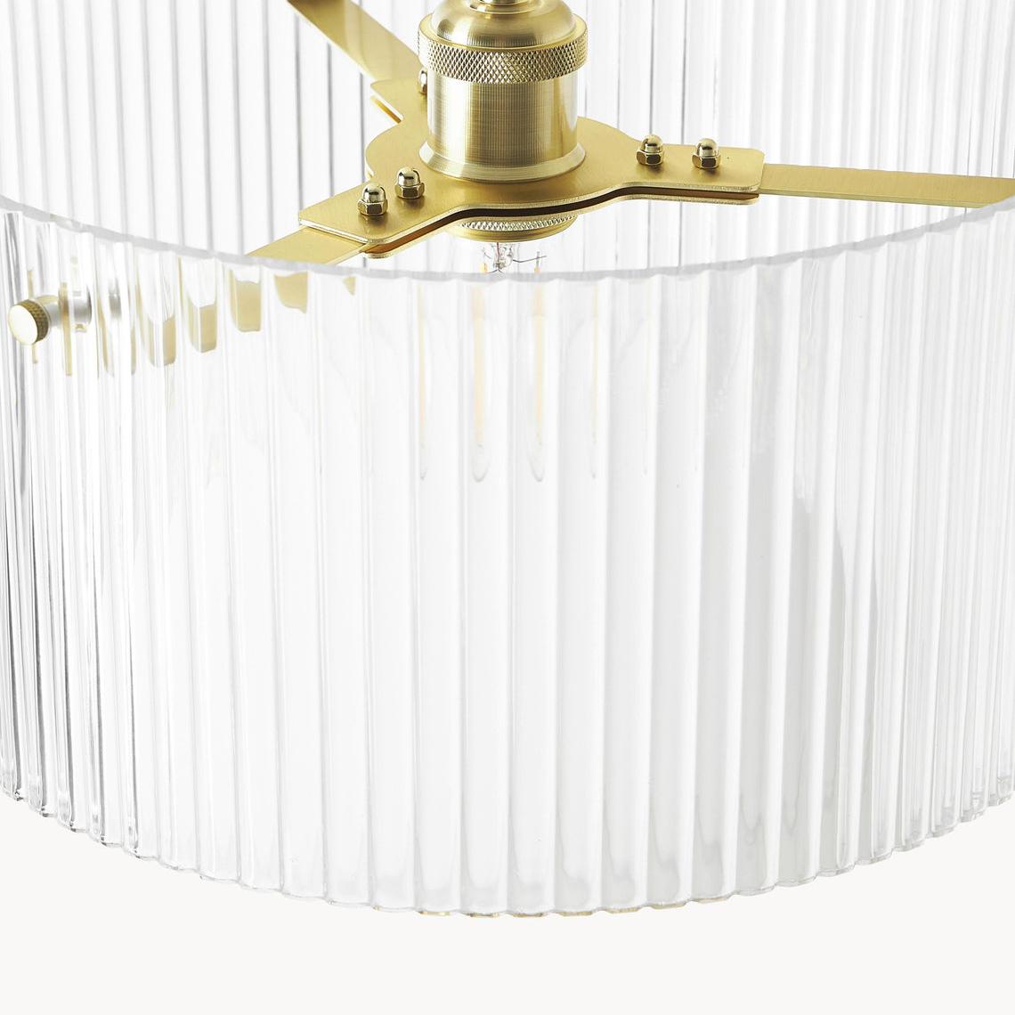 High light transmittance glass lampshade