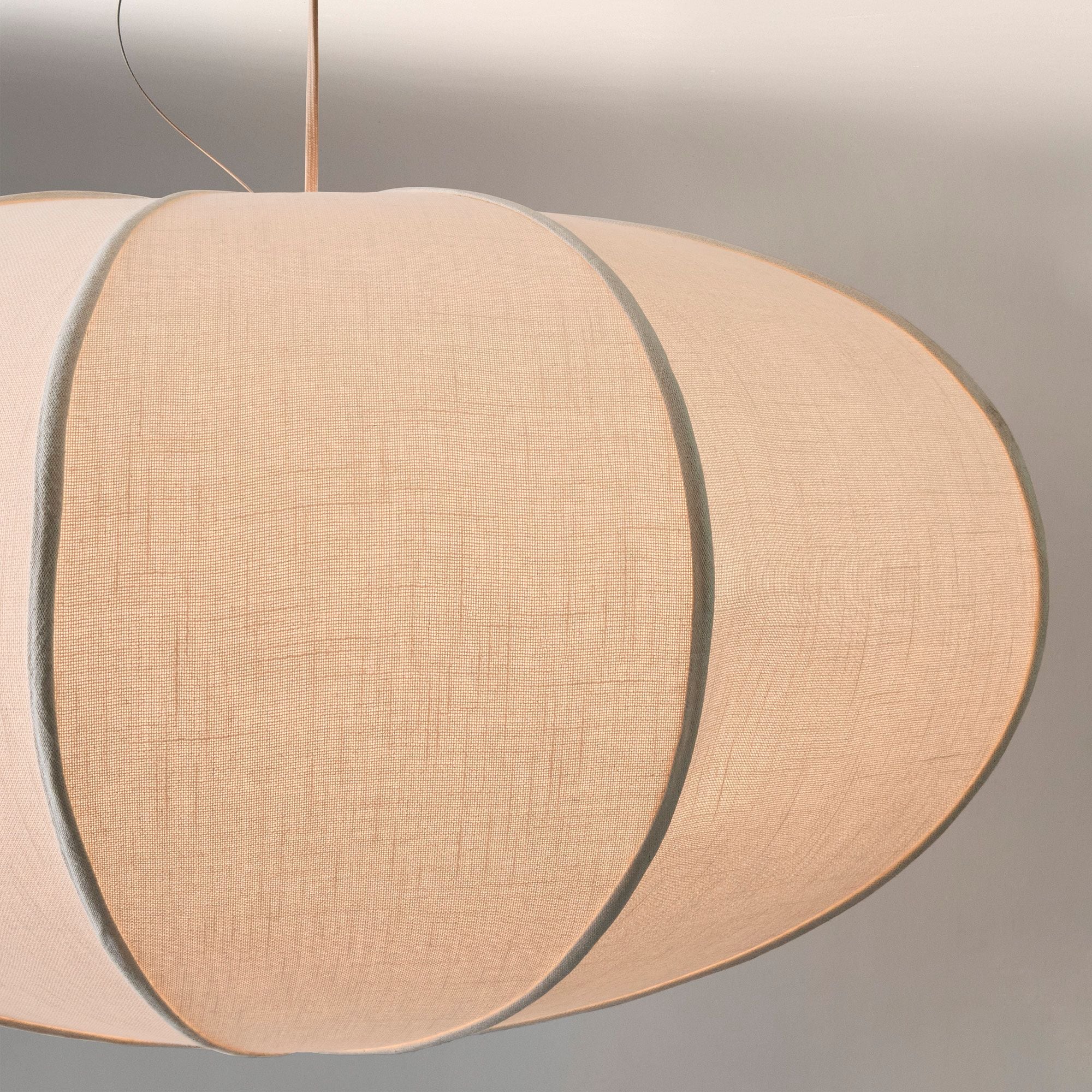Flexible fabric lampshade with excellent ductility