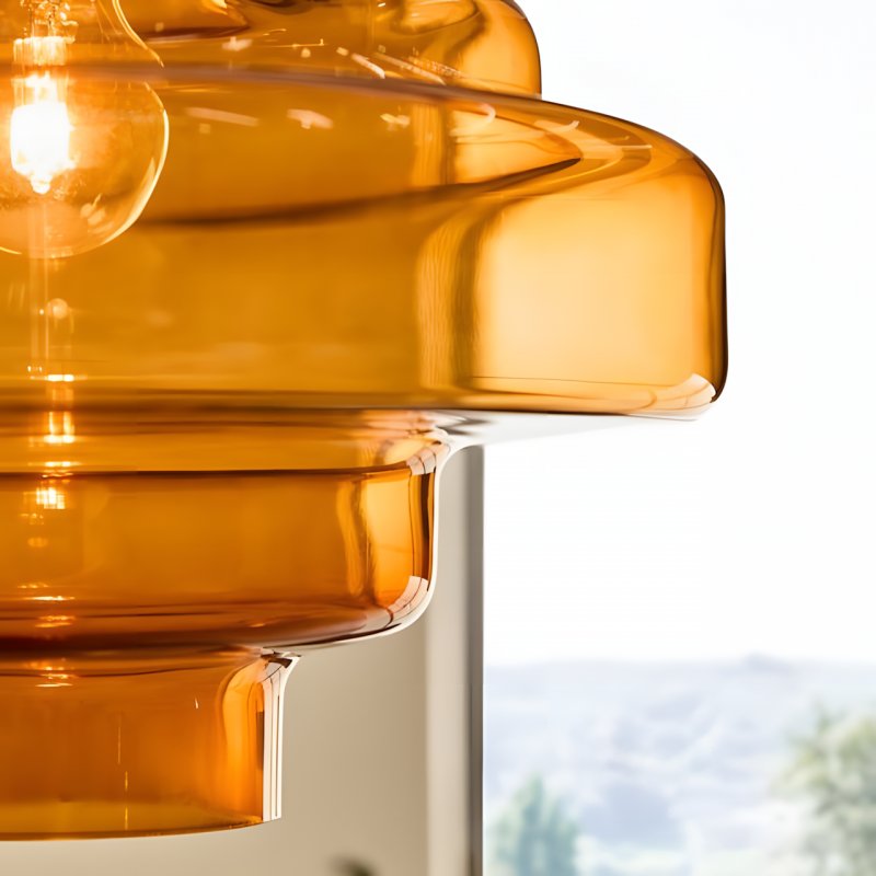 High-transmittance glass lampshade