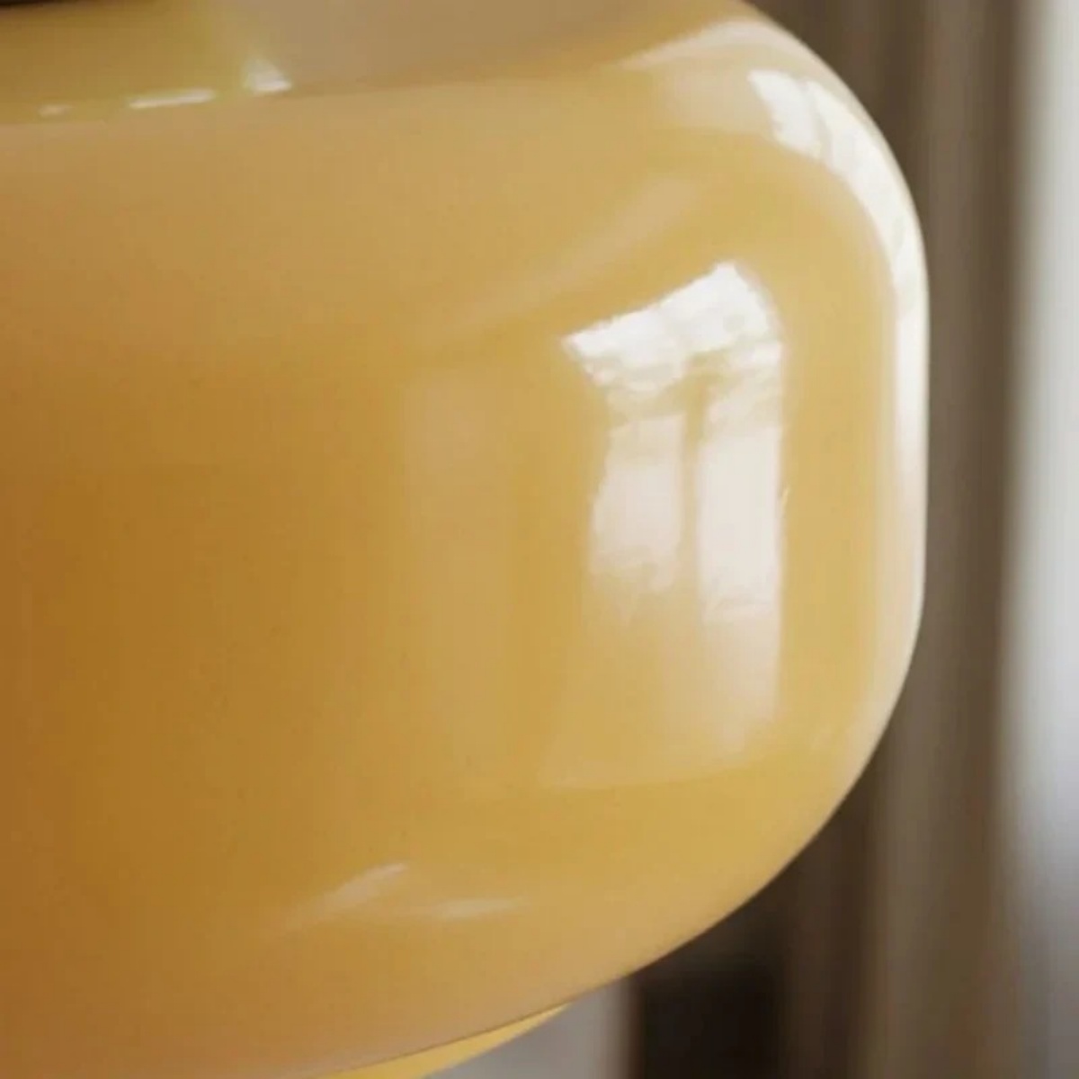 Glossy finish and minimalist design