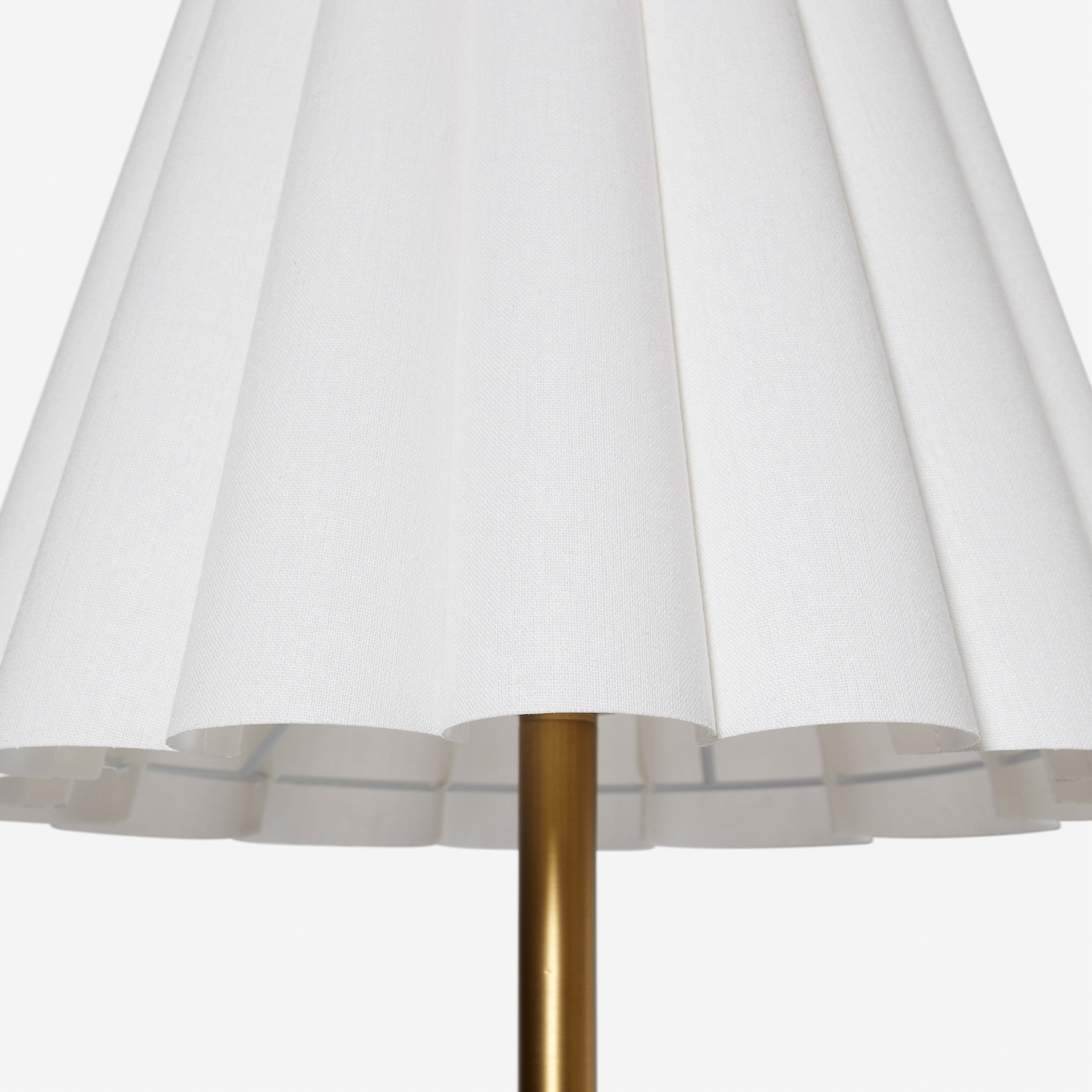 Cleanly ruffled shade