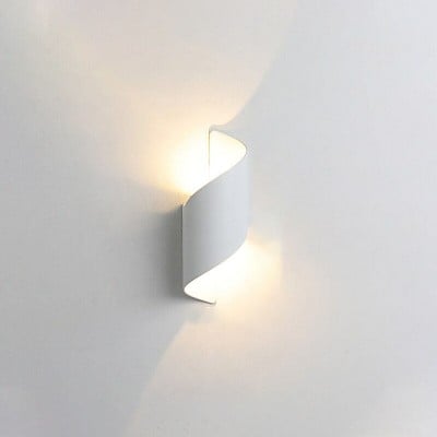 Modern Curl Twisted LED Wall Light M38 — €59.00