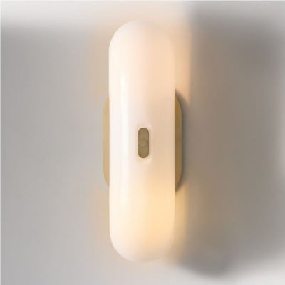 Ferosa Elegant Boat-Shaped Wall Lamp – Brass Finish with Milk Glass Linear Design T080 — zł630.62