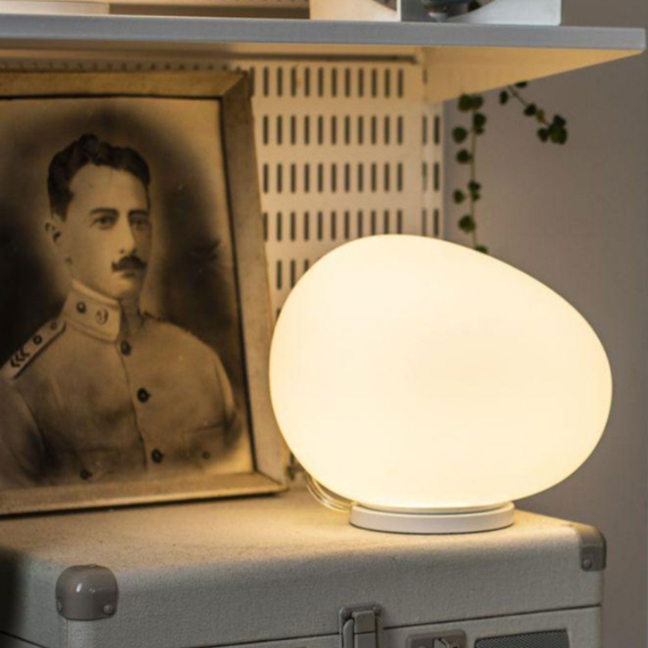 Poly Gregg table lamp replica