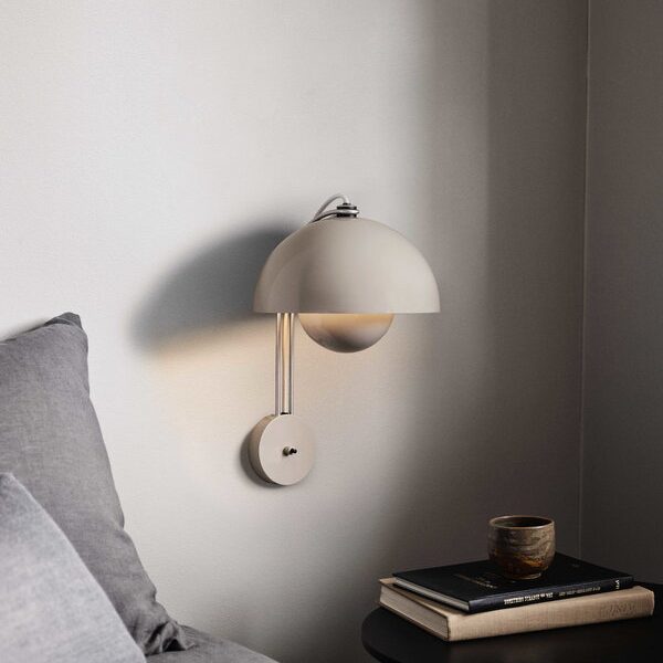 beige flowerpot vp8 light replica