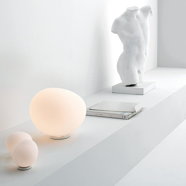 Poly Gregg table lamp replica