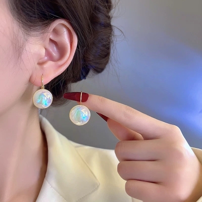 Mermaid Ji pearl ear buckle female niche design sense high-end light luxury cold wind earrings earrings new trend