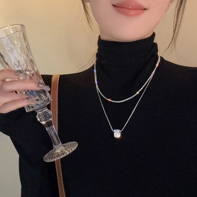 Double layer stacked metal necklace for women new niche light luxury high-end clavicle chain temperament sweater chain neck chain