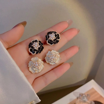 Camellia Xiaoxiang high-end earrings retro temperament earrings 2010 new 925 silver needle fashion new women's tide