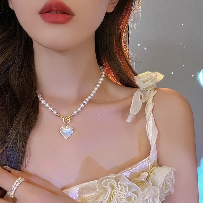 Pearl necklace women's light luxury love  new trendy niche design clavicle chain fashion sense necklace