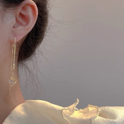 SUGAR niche design hollow small flower ear line super fairy temperament round face all-match earrings female new