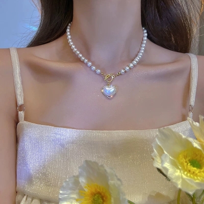 Pearl necklace women's light luxury love  new trendy niche design clavicle chain fashion sense necklace