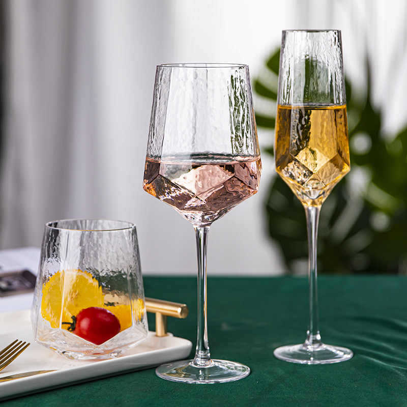 Diamond-pattern glassware