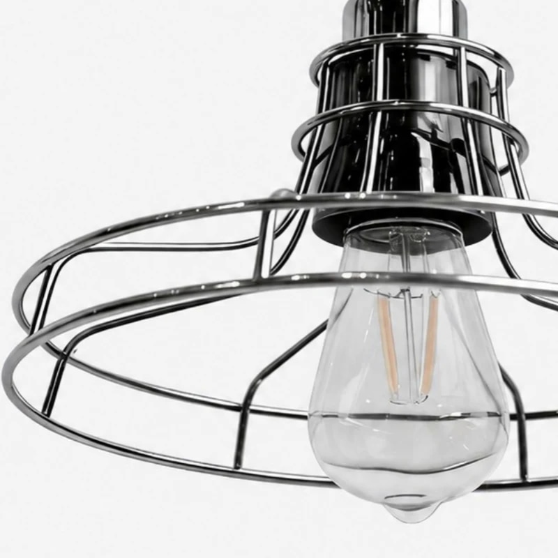 Luminária pendente com cúpula de vidro e detalhe de gaiola