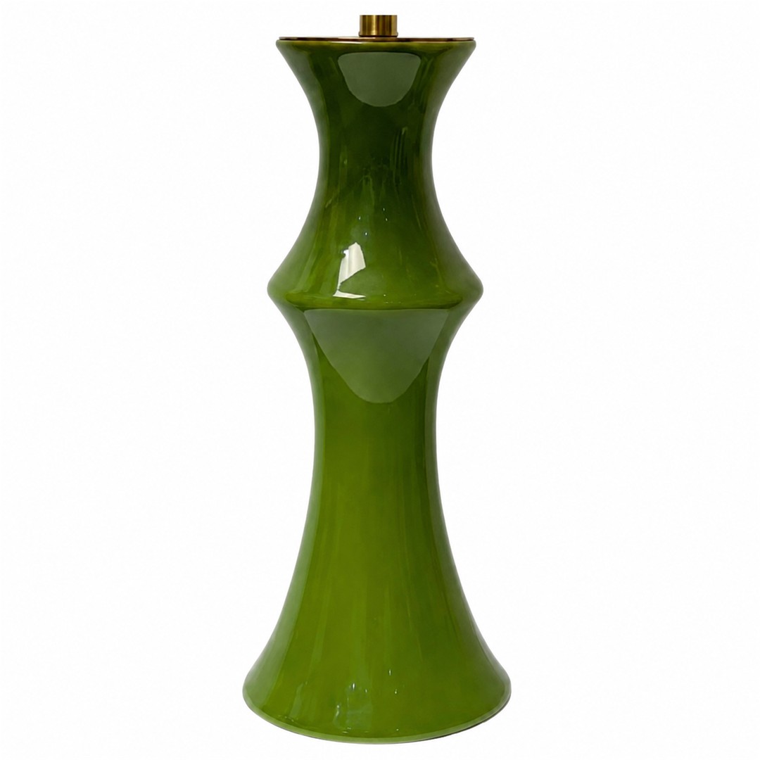 Close-up van glanzende groene keramische lampvoet