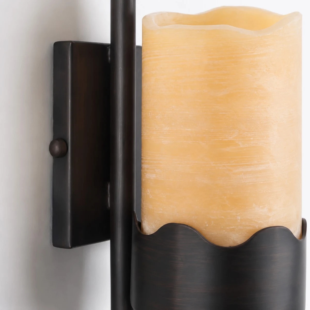 Material details that feel warm, not heavy