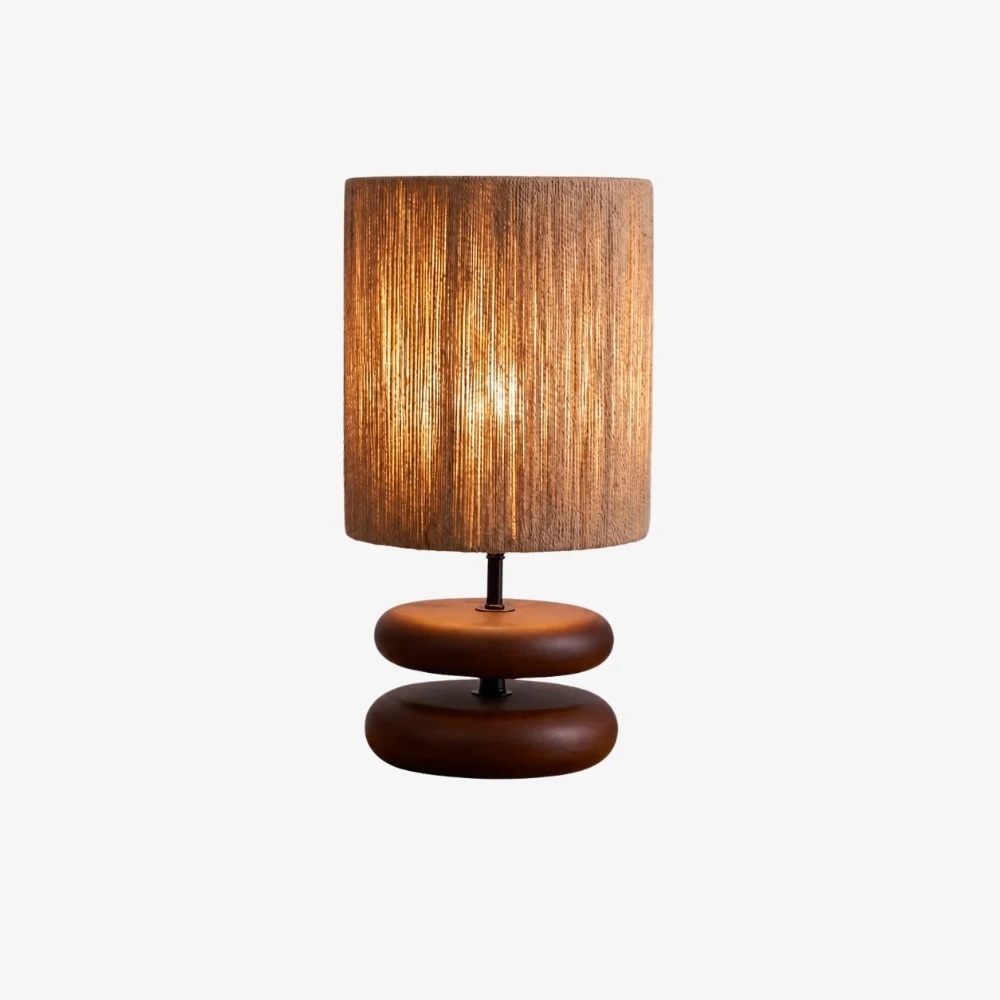 Lámpara de mesa de madera de nogal natural estilo wabi sabi con pantalla de cuerda de cáñamo.