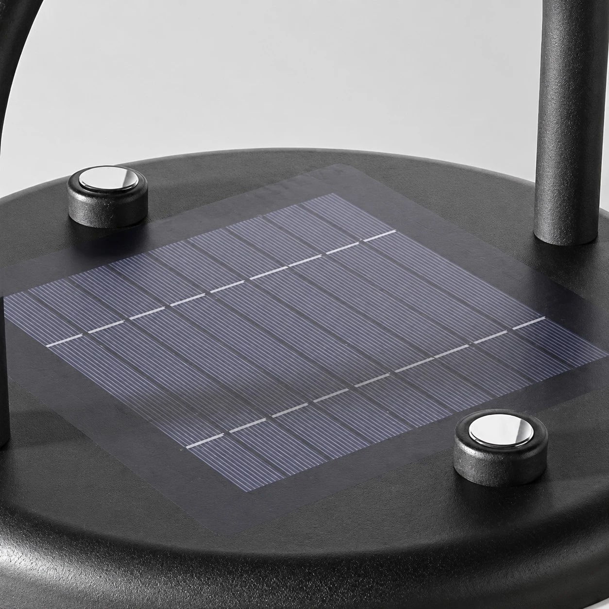 Détails du panneau solaire supérieur et du bouton