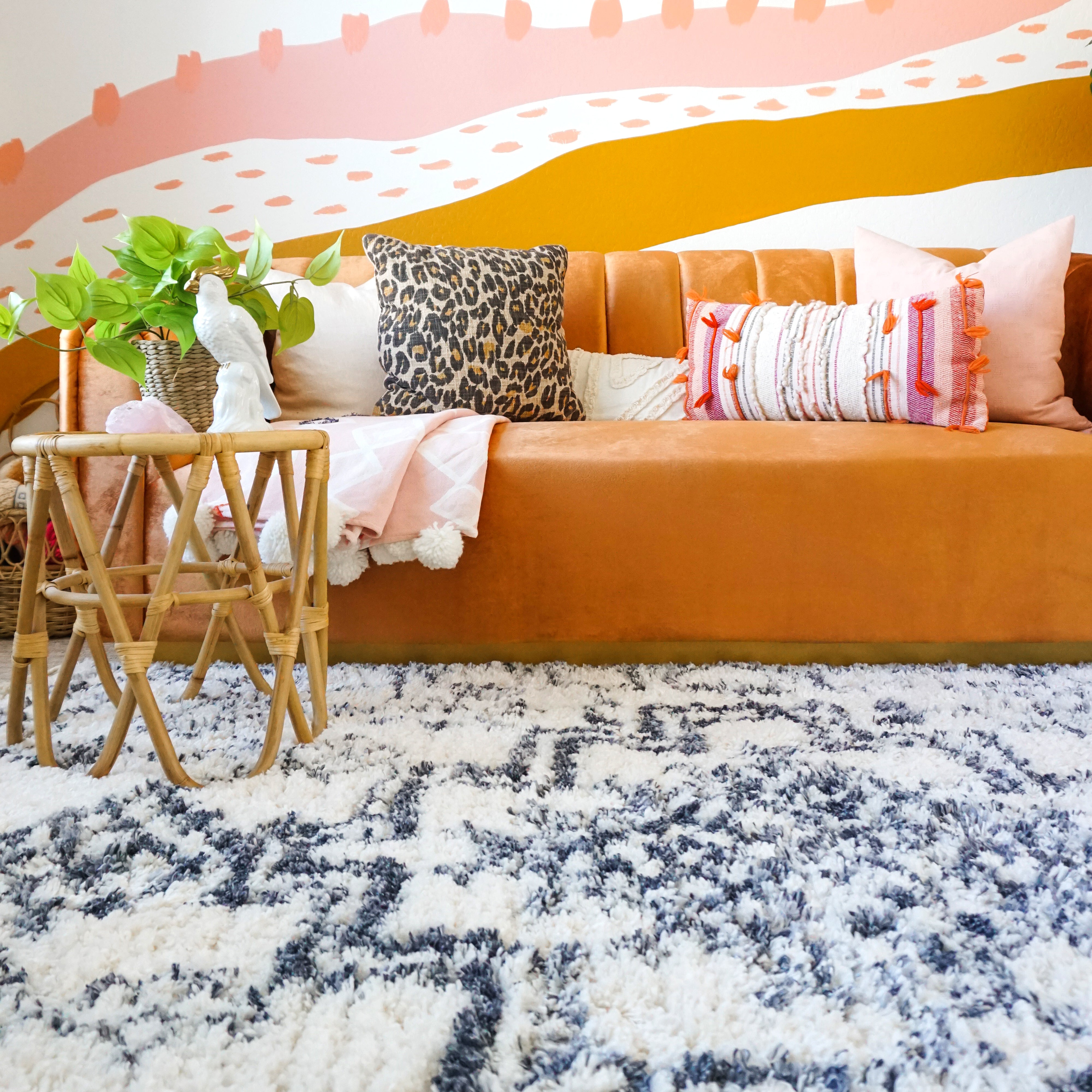 Emerson Tribal Medallion Ivory Super Soft Shag Rug von Rebecca Propes