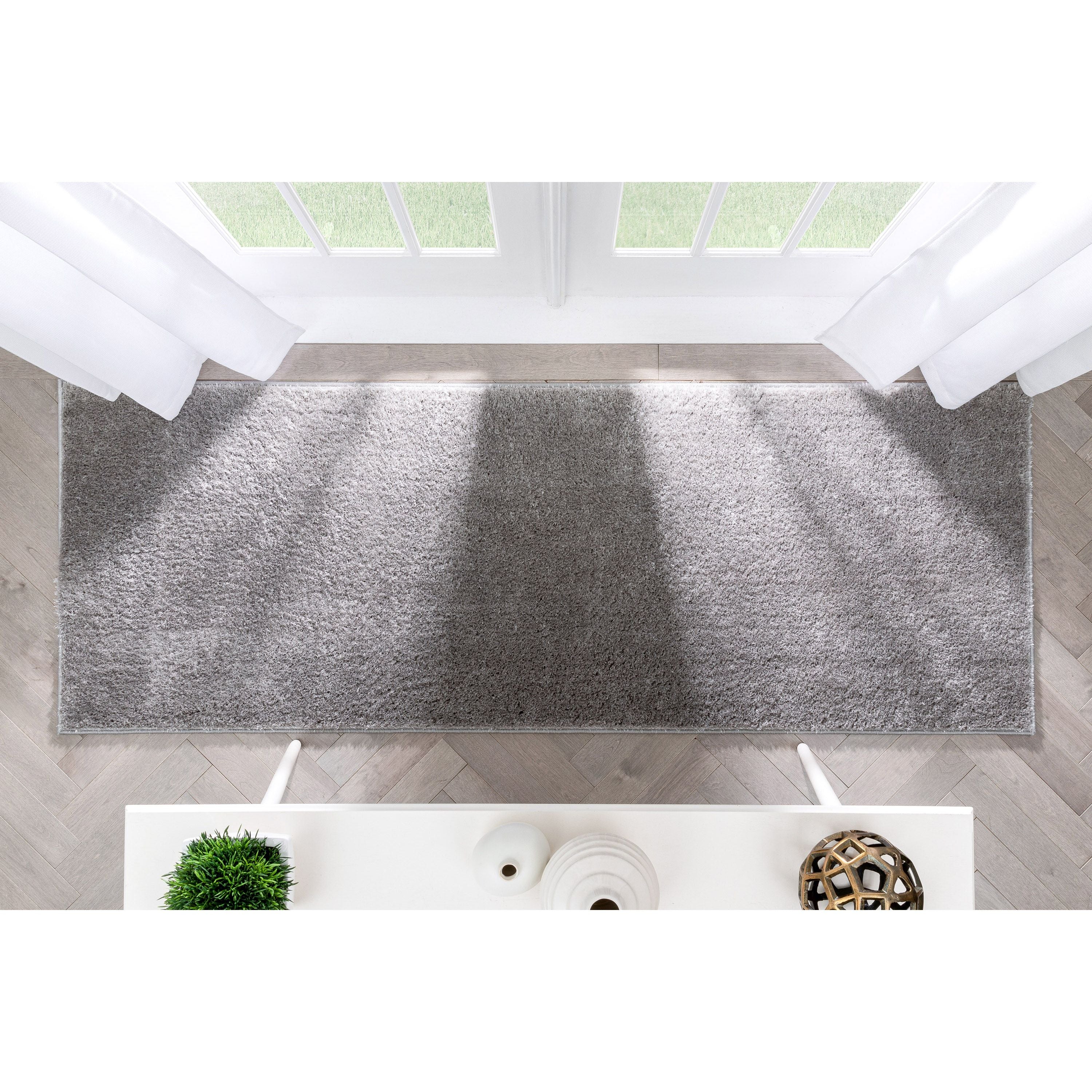 Chroma Glam Massiver, ultraweicher Shag-Teppich in Hellgrau mit mehreren Texturen und schimmerndem Flor