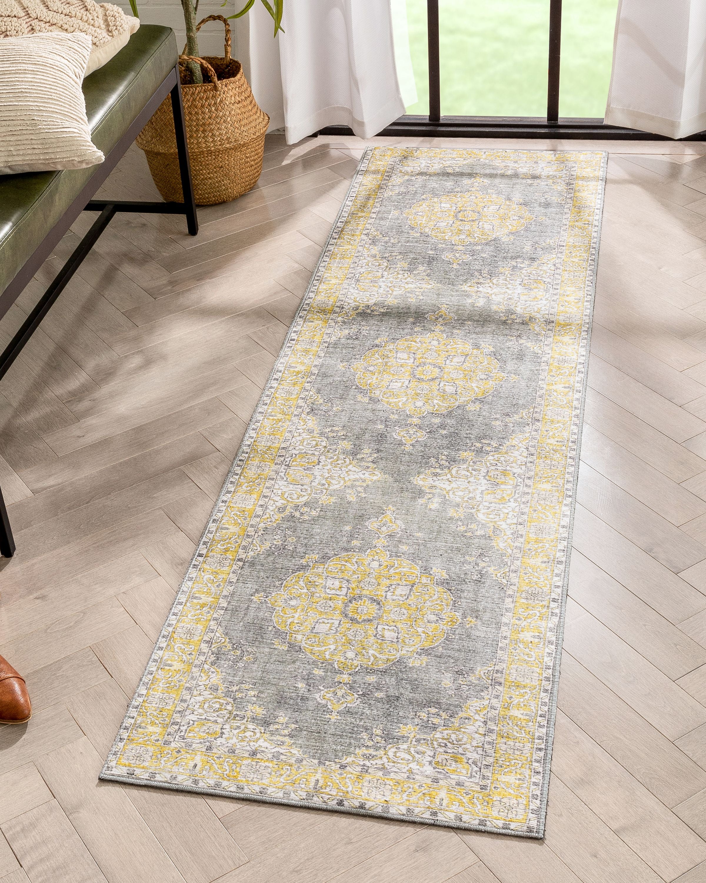 Tarifa Vintage Bohemian Medaillon Gelber, maschinenwaschbarer Teppich von Chill Rugs
